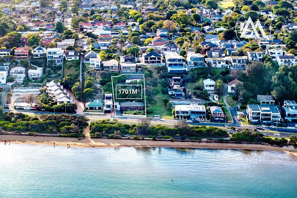 Frankston 6 Slaapkamer A Rare Beachfront Landholding with Income, History and Visionary Potential