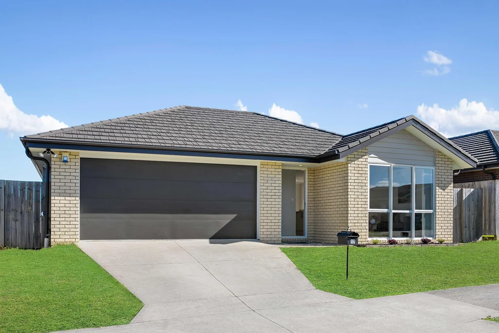Pukekohe 4房  Modern Home & Quality GJ Build - Committed To Sell