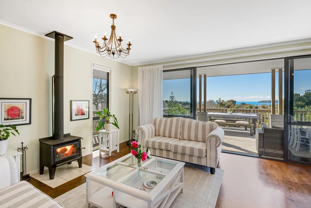 Stanmore Bay 4房  Coastal Charm & Sea Views + Room for the Boat!