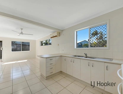 23 Wedge Street, Tannum Sands, Fitzroy, 4房, 2浴, Apartment