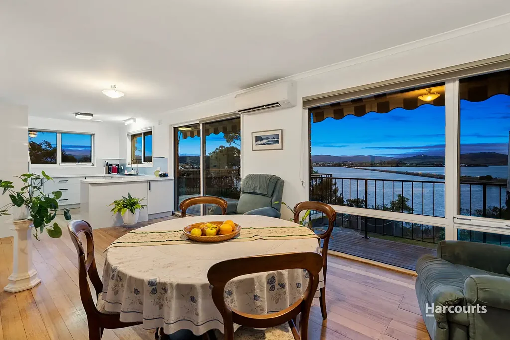 21 Lake Vue Parade, Midway Point, TAS 7171