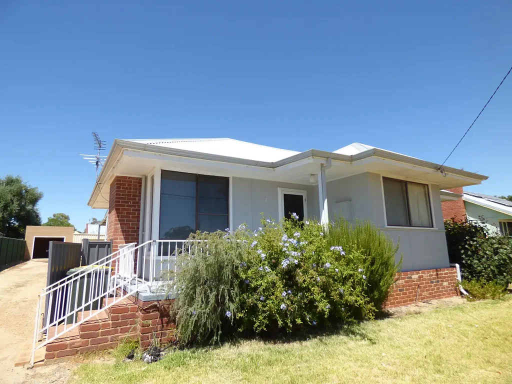 Merredin 4房  Modern Comfort Meets Practical Living