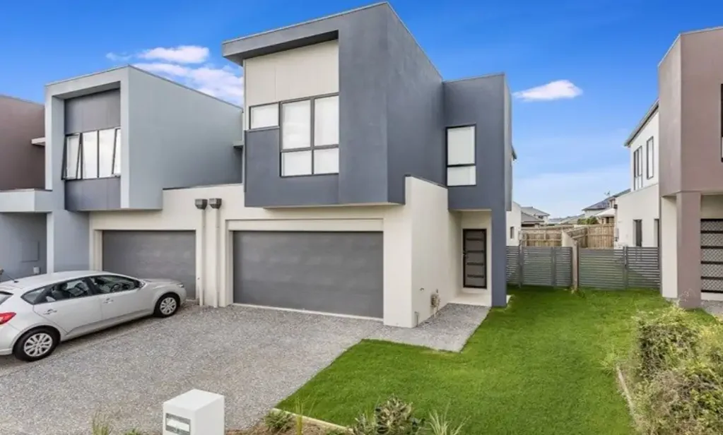 Modern Home, Great Lifestyle, Perfect Location!