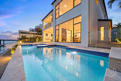 8 Knightsbridge Parade, Paradise Point, QLD 4216, 6房, 6浴, House