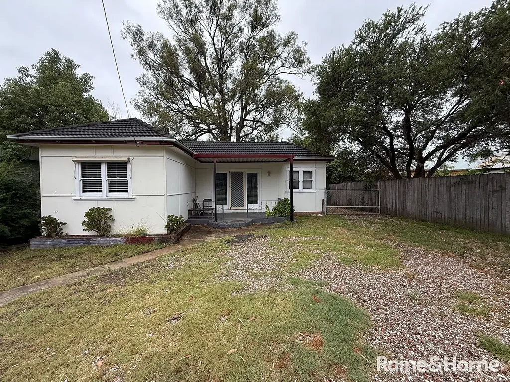 3 BEDROOM HOME A STONES THROW FROM INGLEBURN VILLAGE