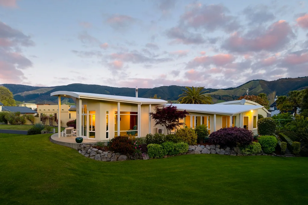 Richmond 3غرفة نوم Privacy in Park-Like Surrounds