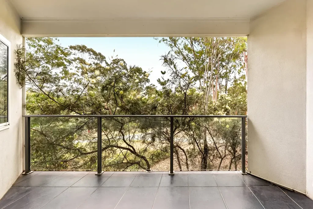 Springfield Lakes 2 Slaapkamer Stylish two-storey, two-bedder in a great Springfield Lakes setting