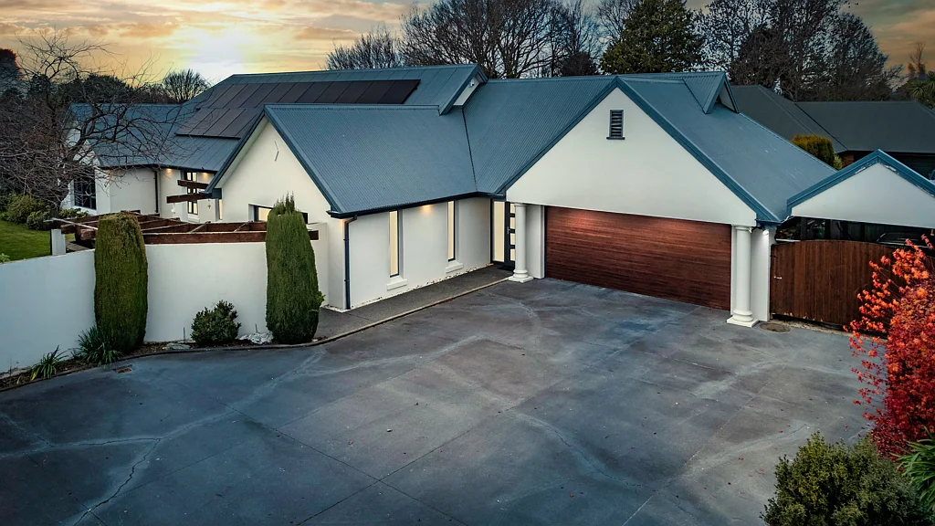 Rangiora 5 Bedroom Solid, Stylish & Supersized for Family Living