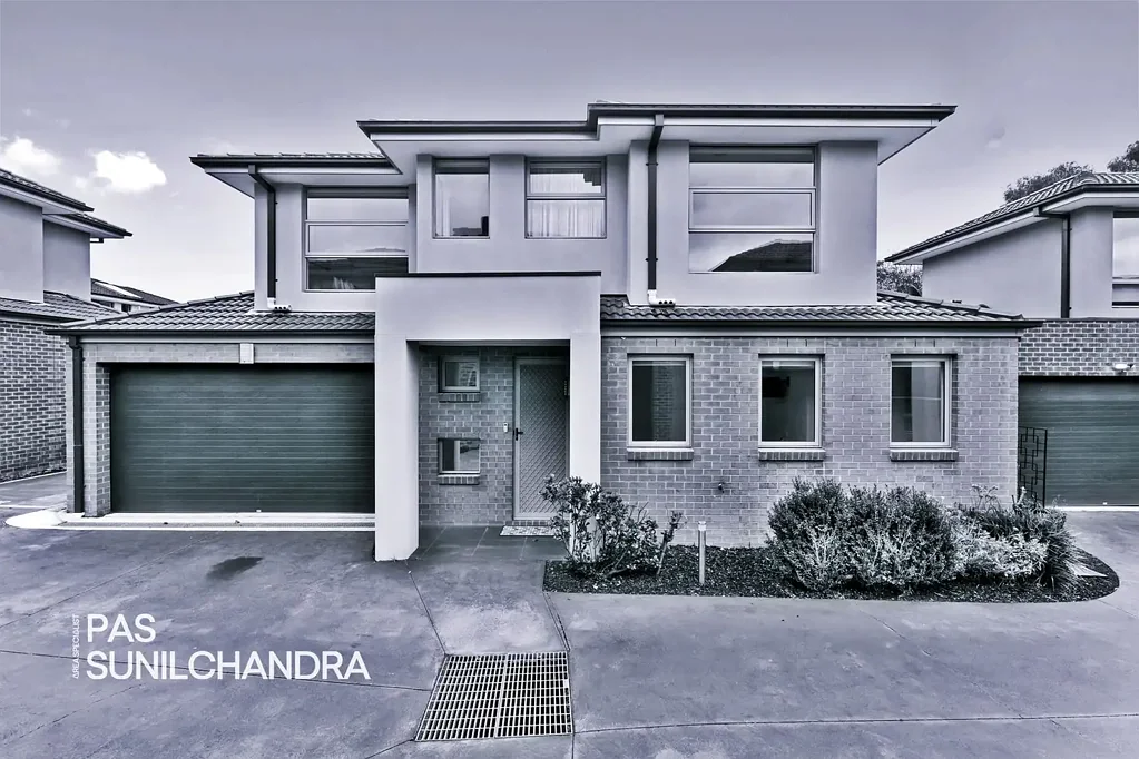 9 Misha Boulevard, Endeavour Hills, VIC 3802
