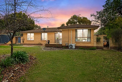 Wanniassa 4Zimmer Owners moving interstate. Must be Sold!