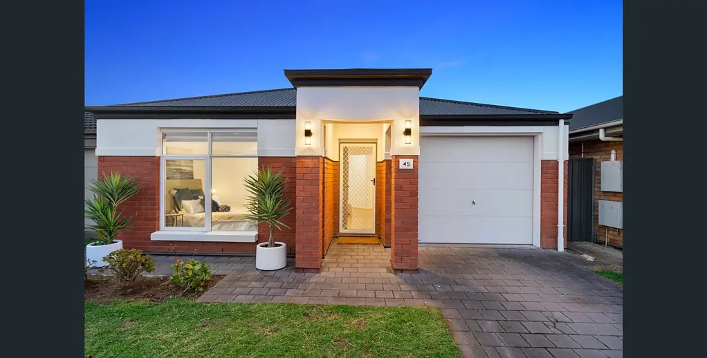 Spacious 3-Bedroom Family Home in Andrews Farm!