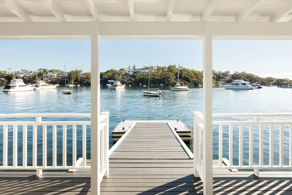 Caringbah South 4બેડરૂમ "The Boathouse" - A Truly Unique, Waterfront Offering