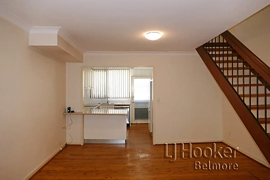 9/74 Floss Street, Hurlstone Park, NSW 2193, 2 chambres, 1 salles de bain, Townhouse