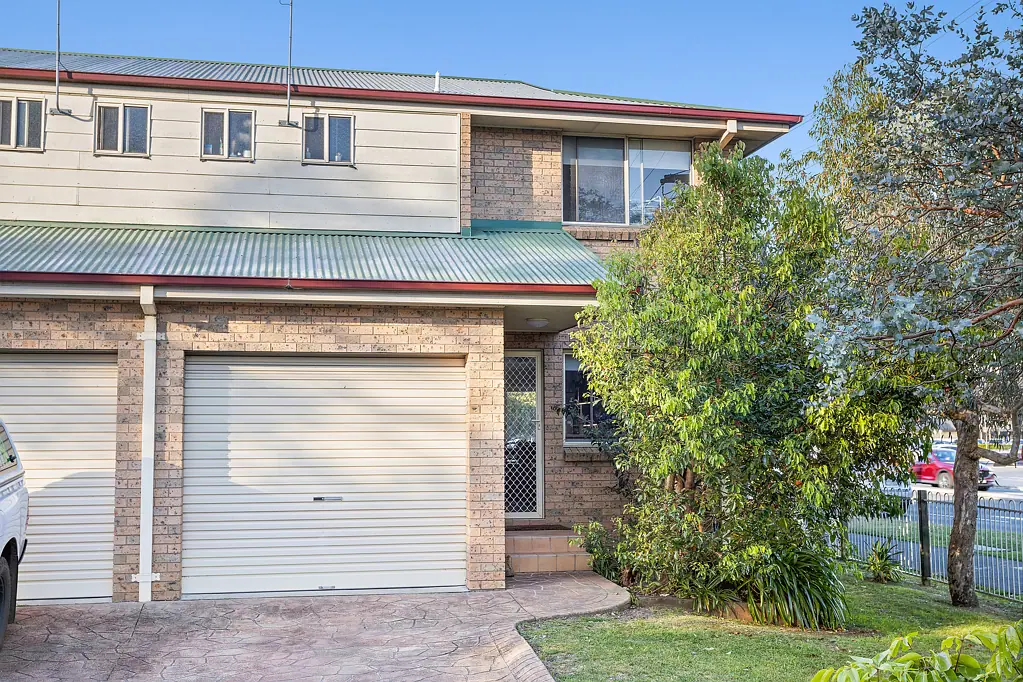 1/2A Benney Avenue, Figtree, NSW 2525