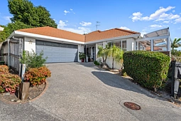 31 Gillett Place, Botany Downs