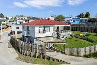 1 Gamble Way, Massey, Waitakere City
