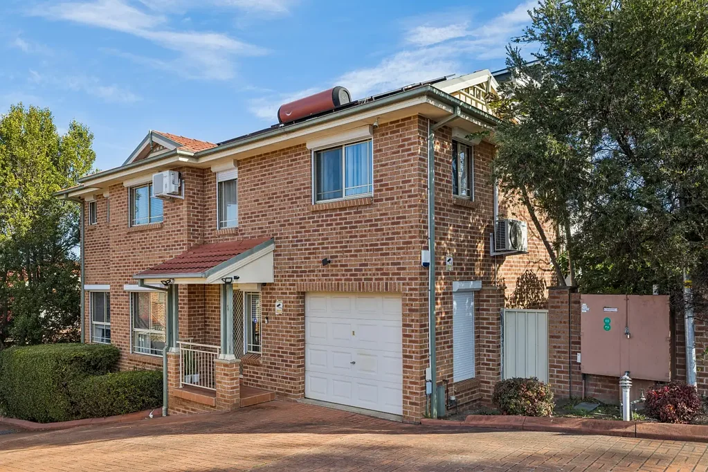 Casula 3कमरा Spacious Two-Storey Residence