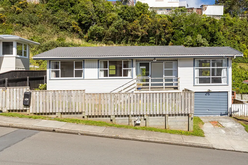 96 Beazley Avenue, Paparangi, Wellington
