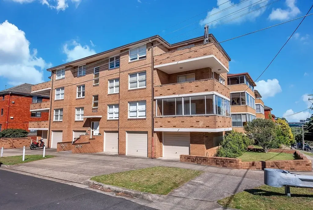 !!!ONE WEEK FREE RENT!!! SPACIOUS TWO BEDROOM APARTMENT IN A SOUGHT AFTER RANDWICK LOCALE