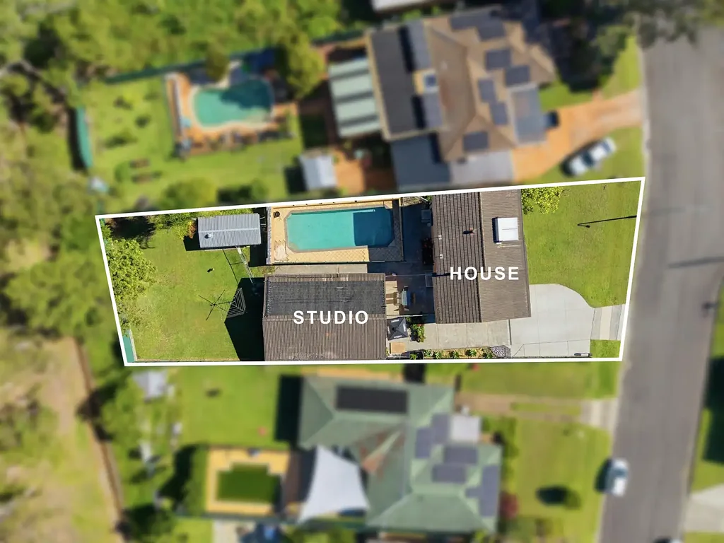 Wyongah 6ห้องนอน Four-bedroom home with Two Bedroom studio