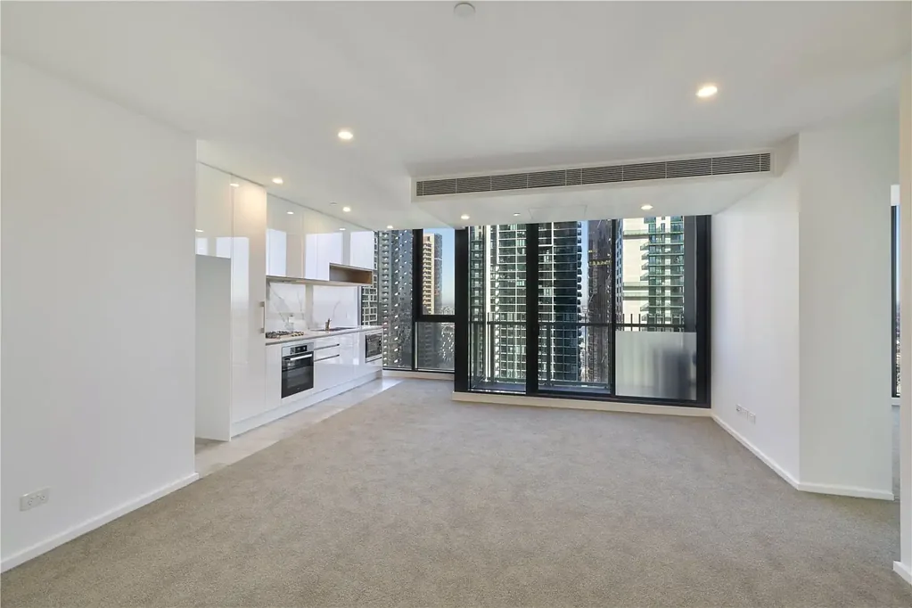 Beautiful 3 Bedroom Unit at Level 55 with Car Park & Storage!