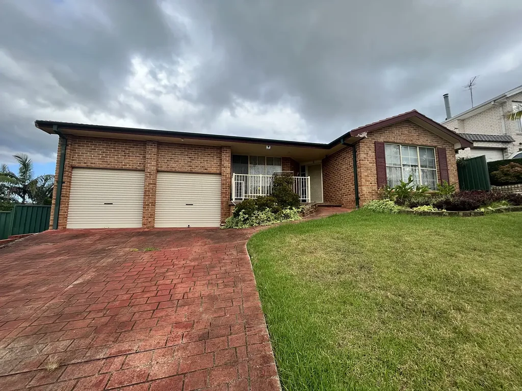 Stylishly Family Home with Stunning Views & Side Access