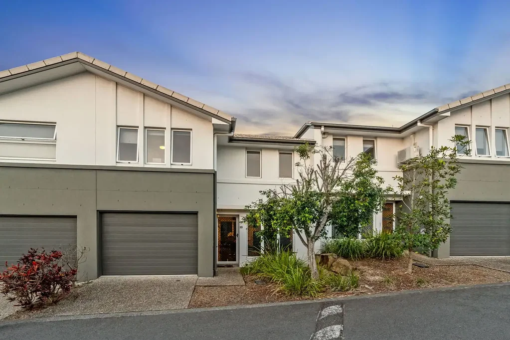 Richlands 3બેડરૂમ Upgraded - Fresh & Modern Townhouse Offering Comfort, Convenience and Easy Living, Call Sam Maleki