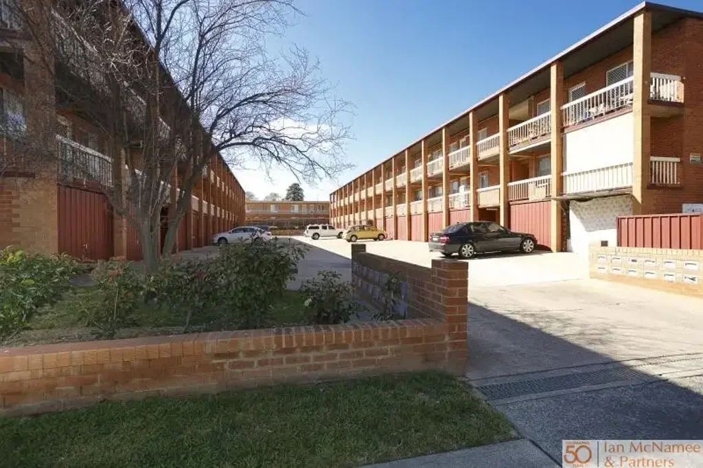 ONE BEDROOM UNIT WITH GARAGE