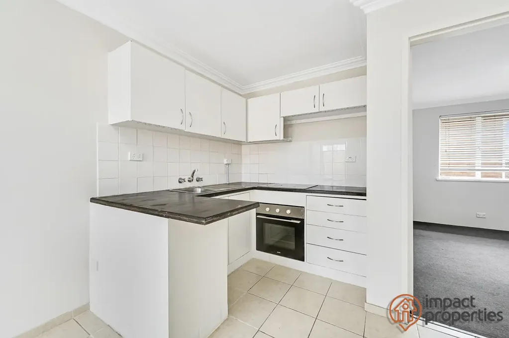Queanbeyan East 1房  Walk-to-Everything Location !