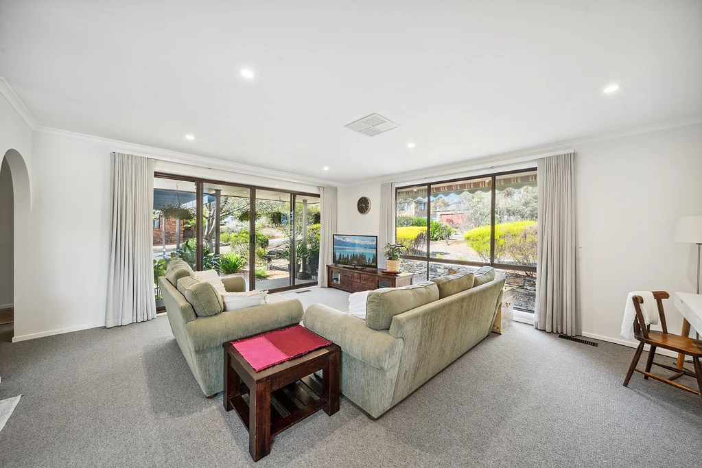 33 Sullivan Crescent, Wanniassa, ACT 2903