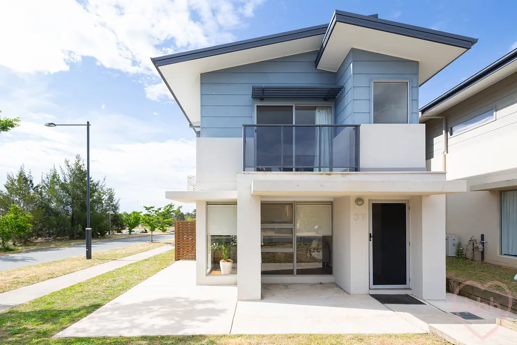 37 Cazneaux Crescent, Weston, ACT 2611