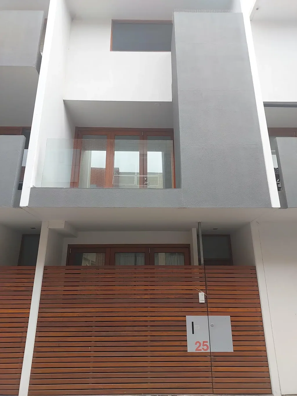 Modern 2 Bedrooms, 2 Baths Townhouse Off Halifax St
