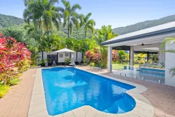 13 Macarthur Close, Palm Cove