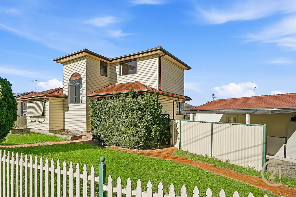 Spacious Family Home in Quiet Woodpark Pocket