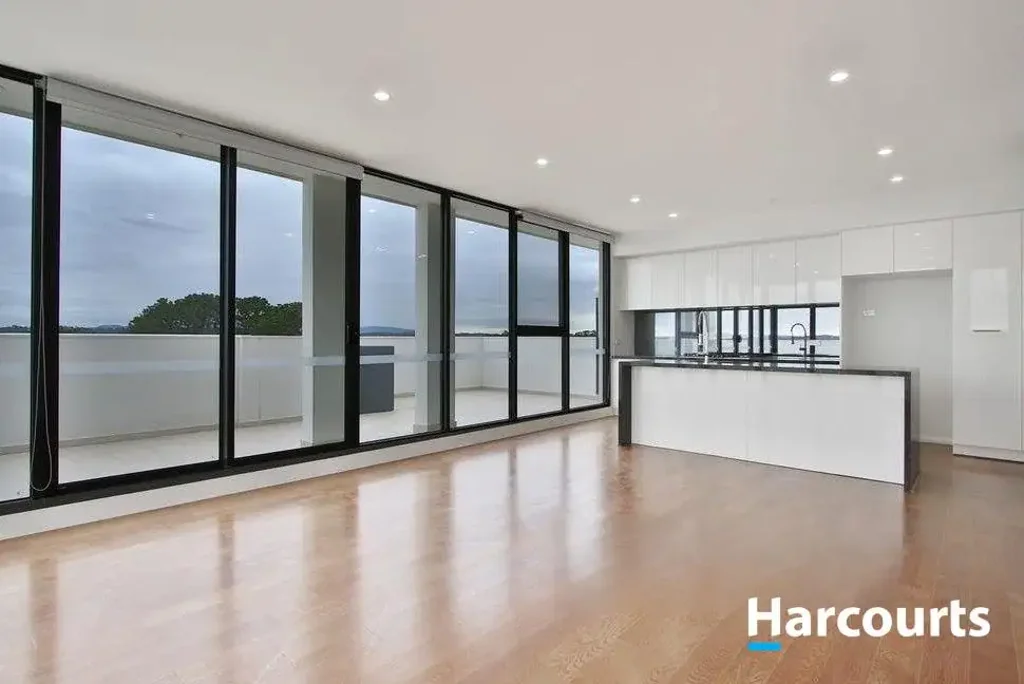 Sophisticated Light-Filled Living in a Quiet Doncaster East Pocket