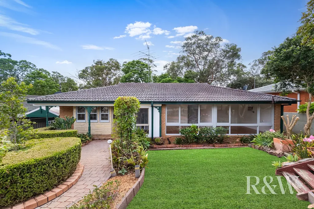 13 LUGARNO AVENUE, Leumeah, NSW 2560