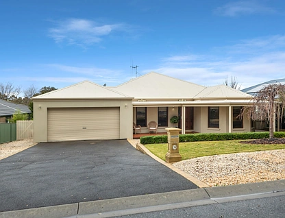 15 Aspera Way, Kangaroo Flat, VIC 3555, 4房, 2浴, House