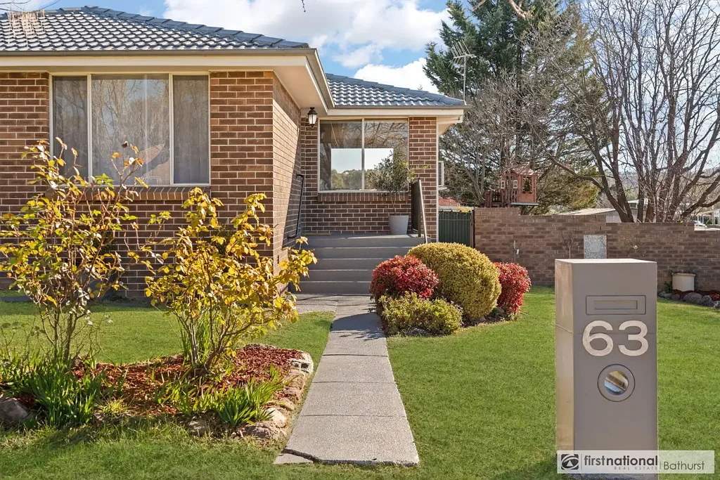 South Bathurst 3房  Beautifully Renovated Living with a Peaceful Rural Outlook