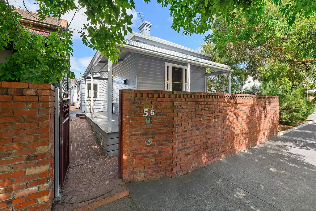 Charming cottage in CBD location