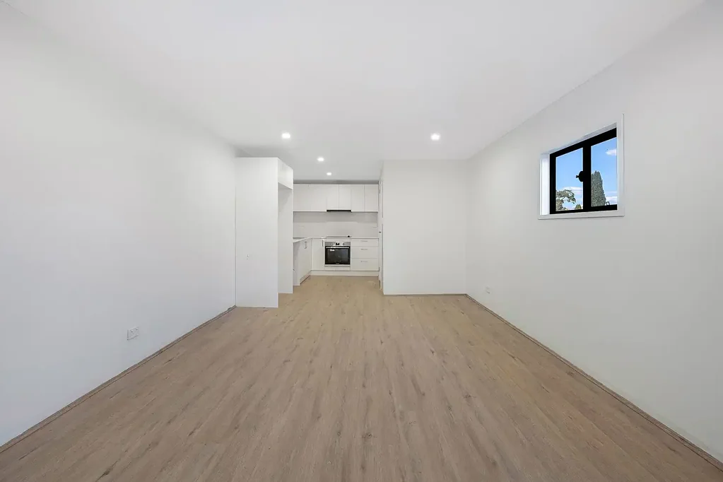IMPRESSIVE LOCATION & CONVENIENT