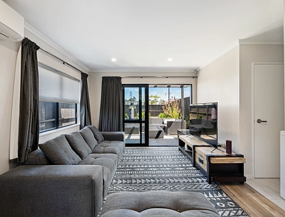 C/8 Lumbarda Drive, Kumeu, Rodney, Auckland, 2房, 1浴, 城市屋