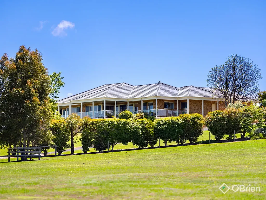 Lucknow 4Zimmer Magnificent Lifestyle Masterpiece in One of Bairnsdale's Finest Addresses