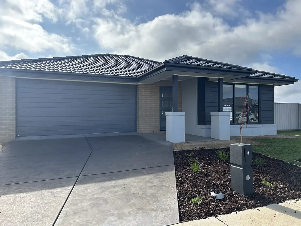 BRAND NEW HOUSE 4 BEDROOM HOME