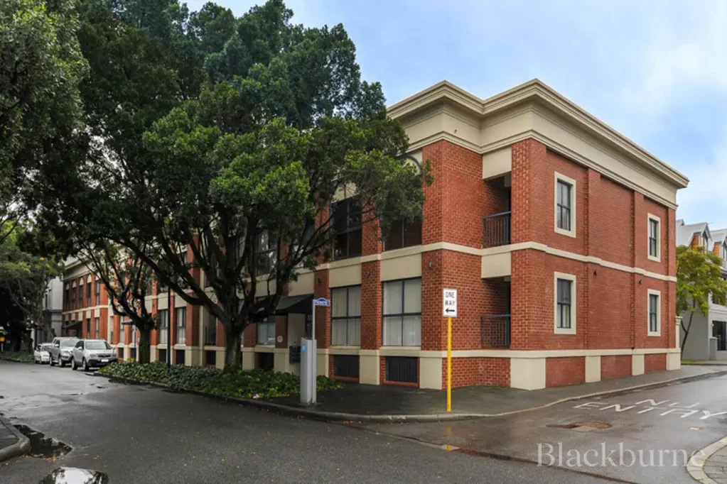 TRANQUIL EAST PERTH LIFESTYLE - WHITE GOODS INCLUDED