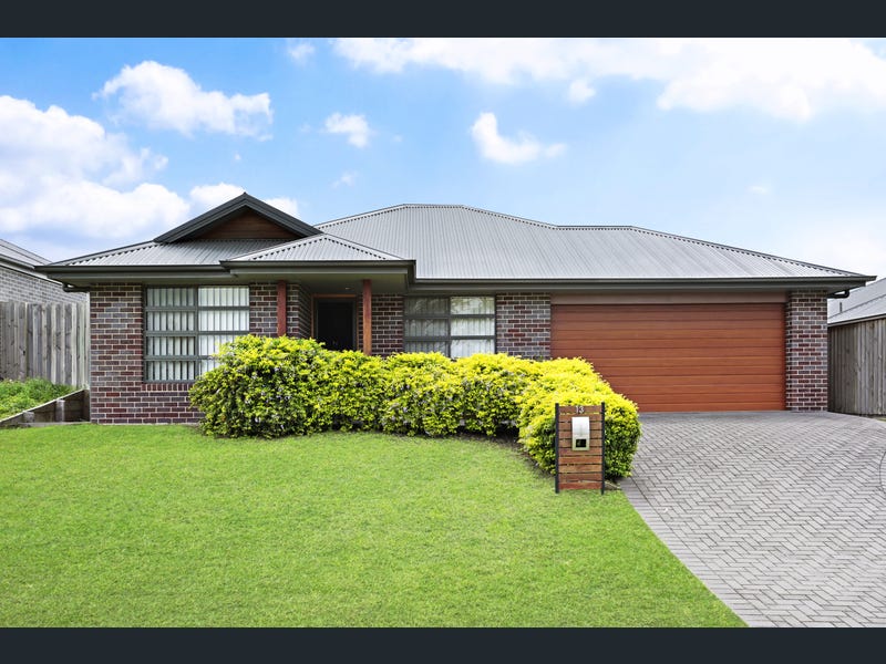 13 MYRTLE CR, ABERGLASSLYN NSW 2320, 0 habitaciones, 0 baños, House