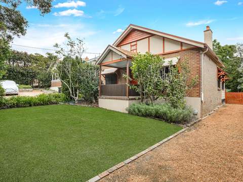 Epping 2 Bedroom CLASSIC CHARACTER COTTAGE