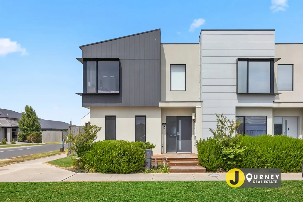 Clyde North 4Moenga MODERN, LIGHT-FILLED & PRIME CORNER POSITION IN NEW BLOOM ESTATE