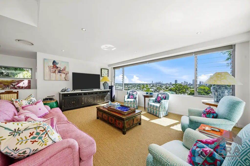 Burleigh Heads 3 Slaapkamer A Burleigh Hill Residence by Anna Spiro Offering Sweeping North-Facing Skyline Views