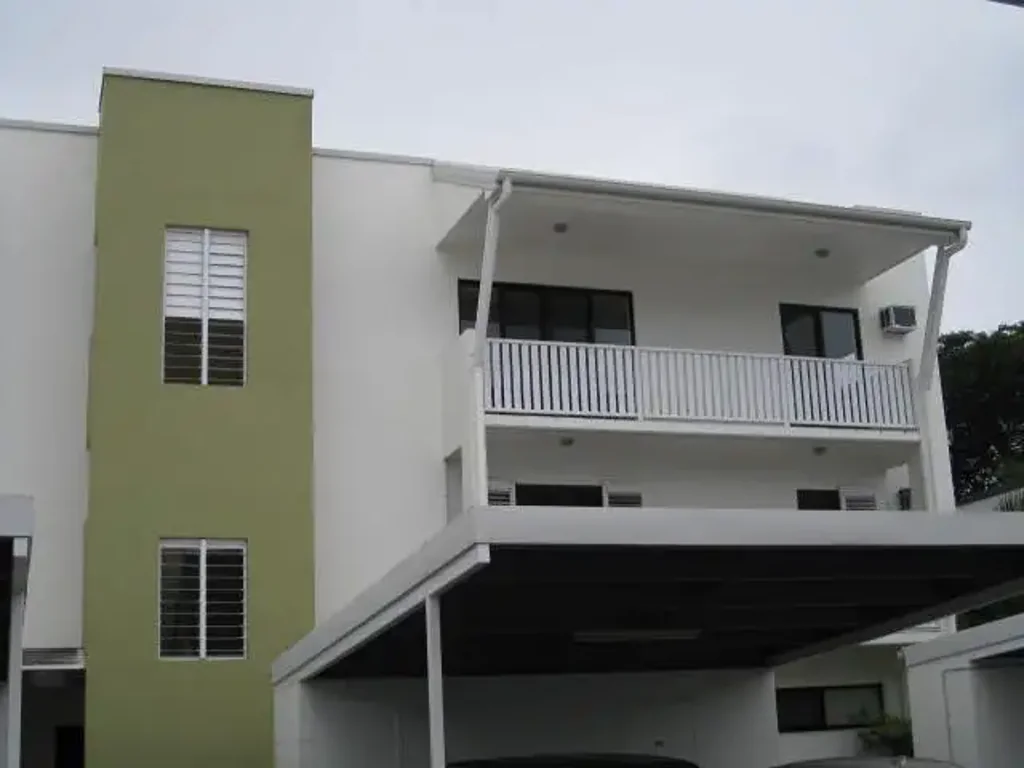 3 BRM / 2 Bathroom / AC immaculate apartment in gated Resort