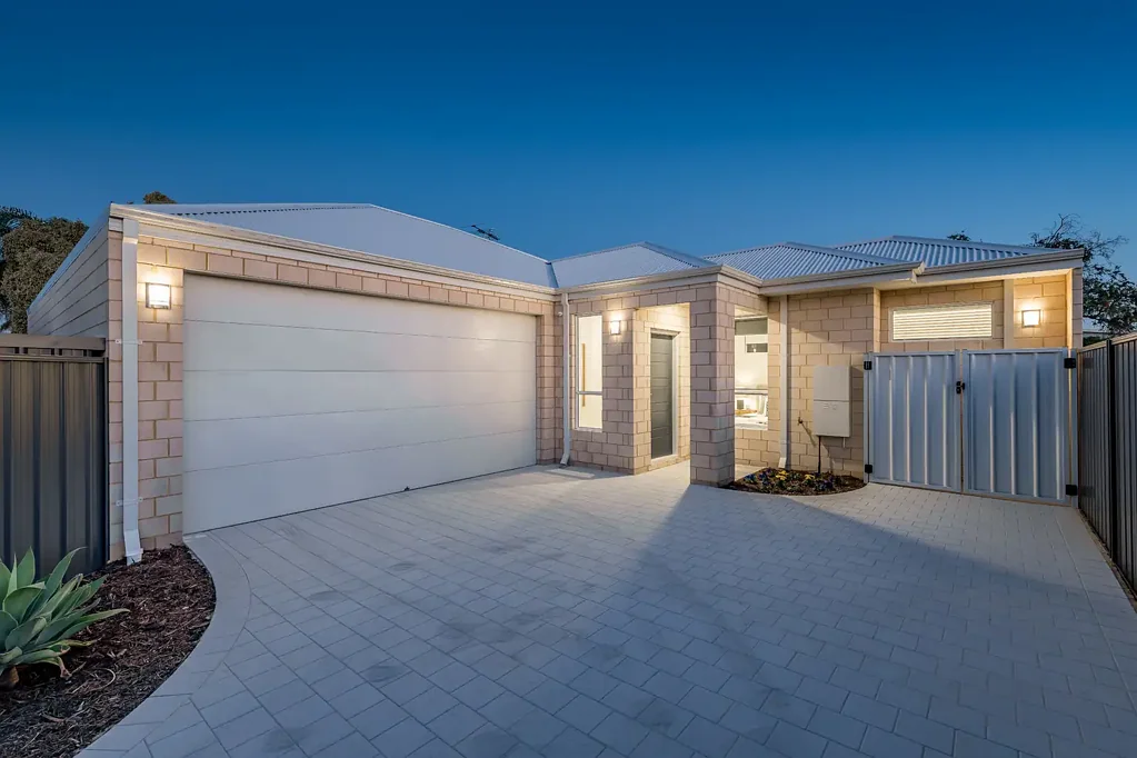 Craigie 3Kwarto Brand New, All Yours. A Private Haven!
Grand Opening This Weekend.